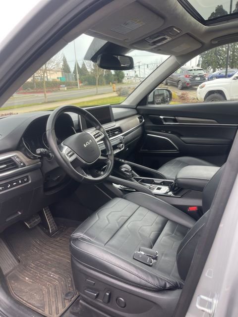 Used 2022 Kia Telluride SX w/ SX Prestige Package image 4