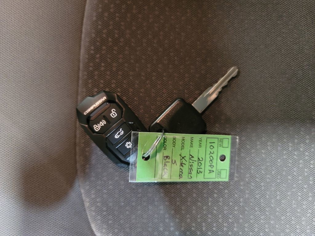 Used 2013 Nissan Xterra S image 25