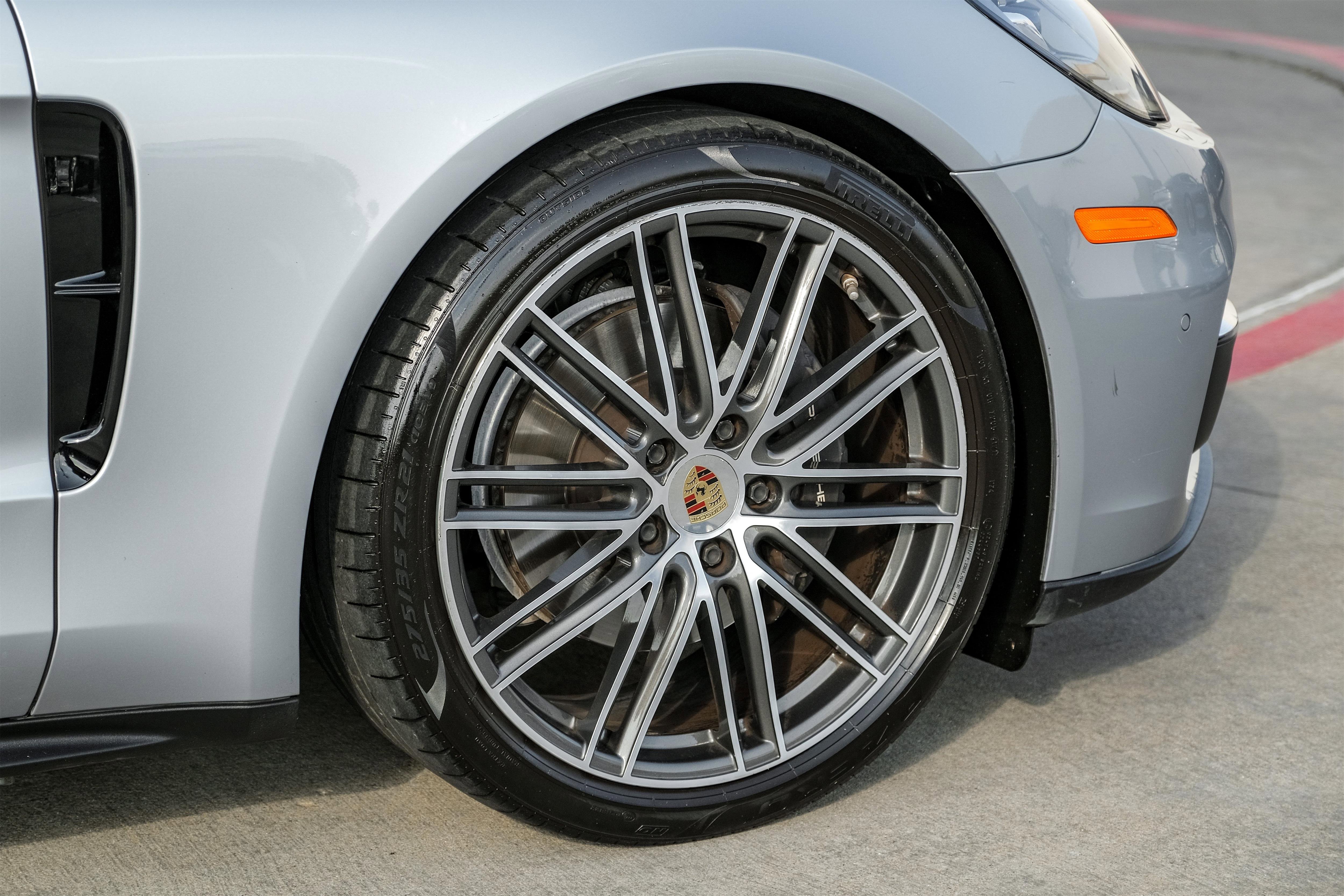 Used 2018 Porsche Panamera image 52