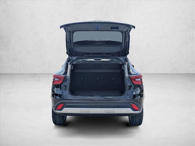 Used 2025 Chevrolet Trax LT w/ LT Convenience Package FWD image 6