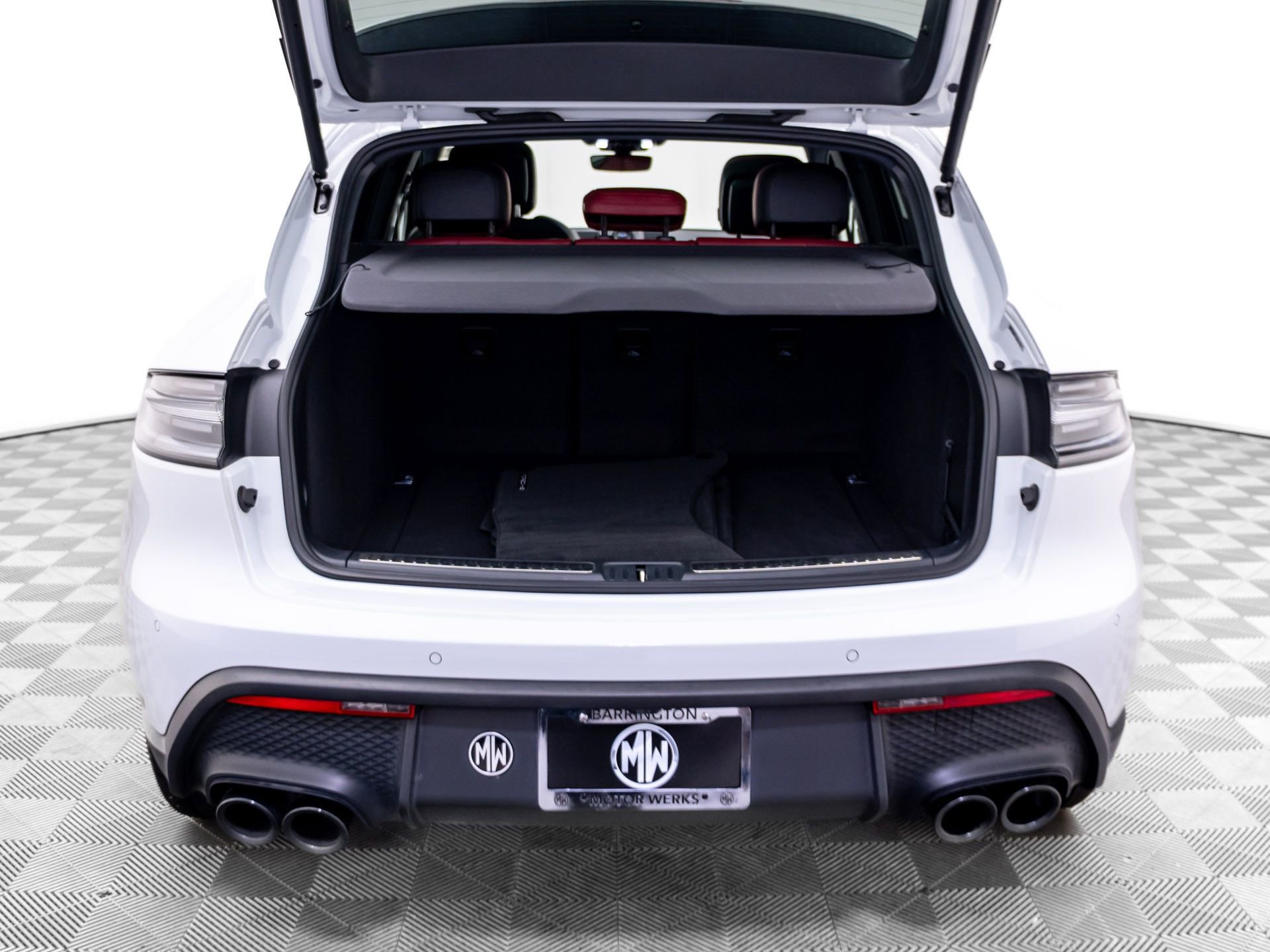 Certified 2023 Porsche Macan Turbo image 29