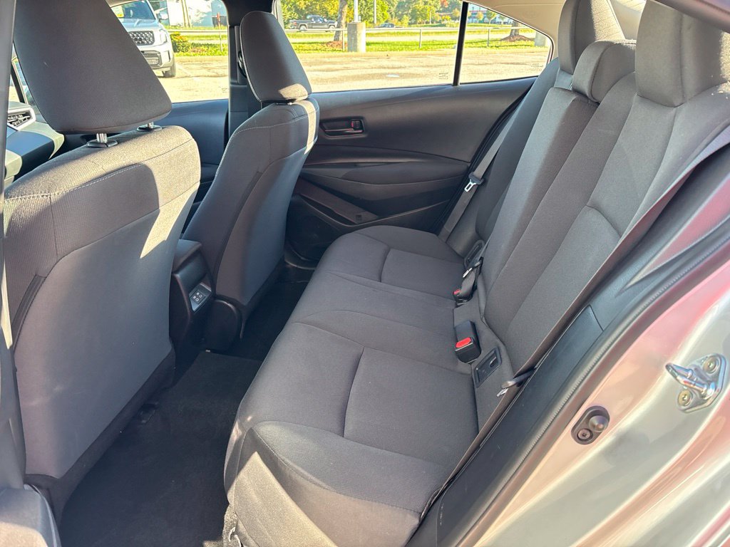 Used 2025 Toyota Corolla LE FWD image 14
