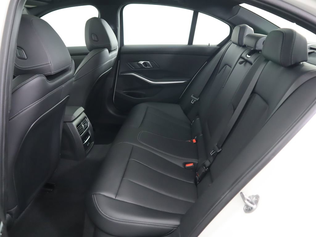Certified 2025 BMW 330i Sedan w/ Convenience Package image 23