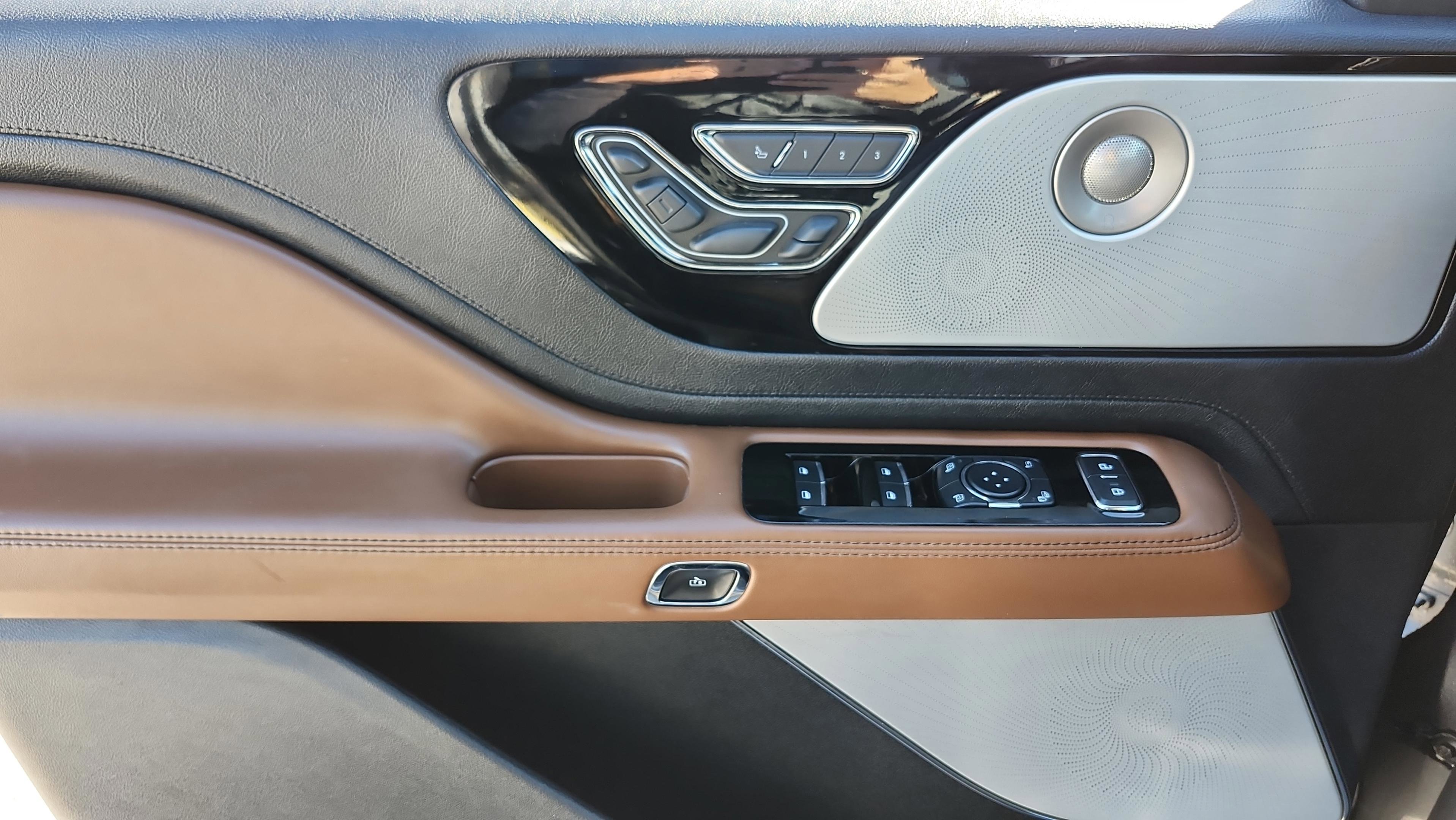 Used 2021 Lincoln Aviator Reserve w/ Equipment Group 208A image 37