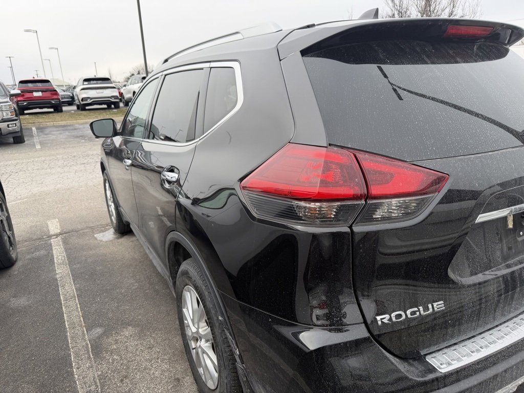 Used 2018 Nissan Rogue SV w/ Premium Package image 6