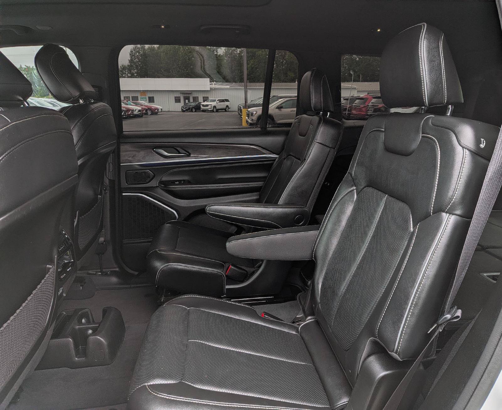 Used 2023 Jeep Grand Cherokee L Overland AWD/4WD image 22