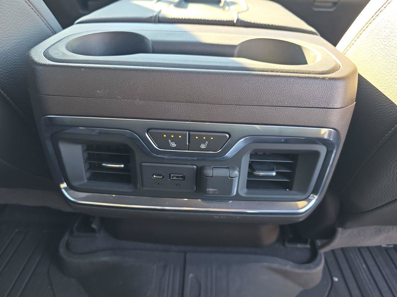 Used 2021 GMC Sierra 1500 Denali w/ Denali Ultimate Package AWD/4WD image 34