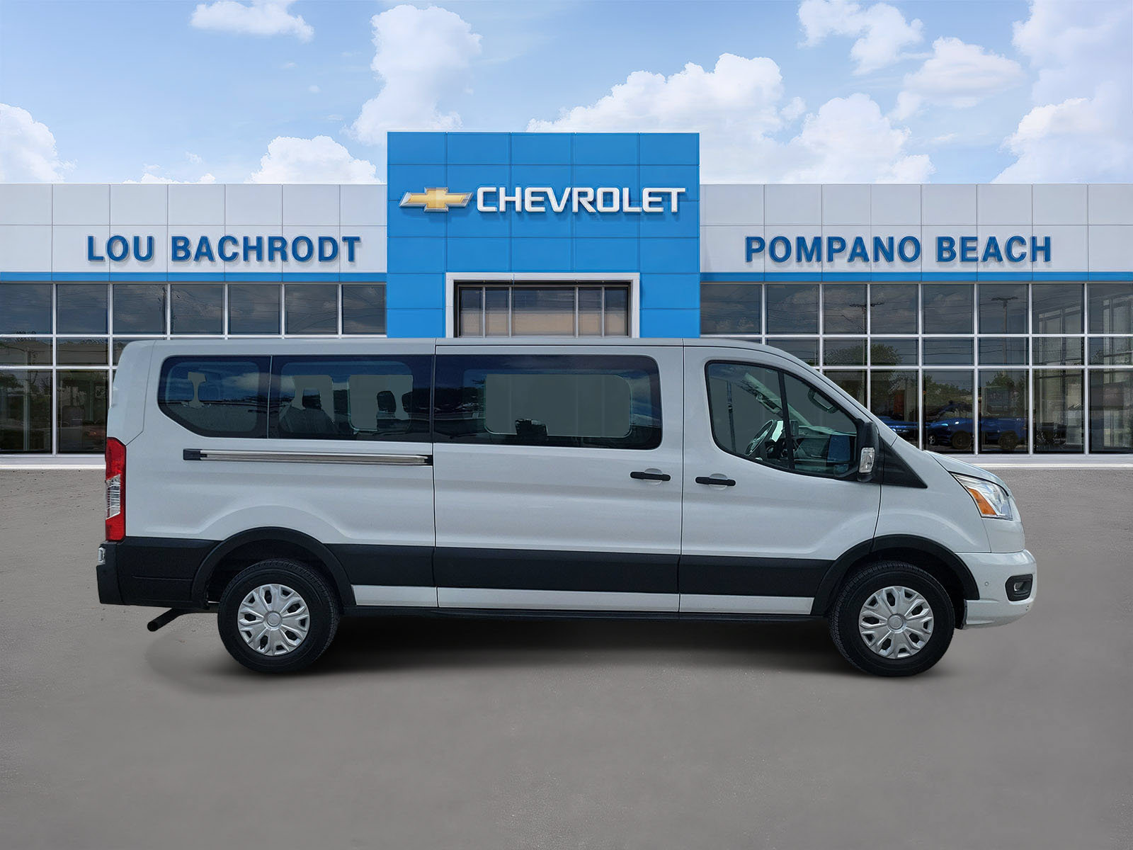 Used 2022 Ford Transit 350 XLT RWD image 2