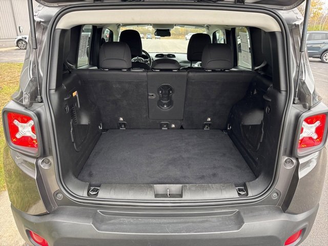 Used 2020 Jeep Renegade Latitude w/ Cold Weather Group image 7