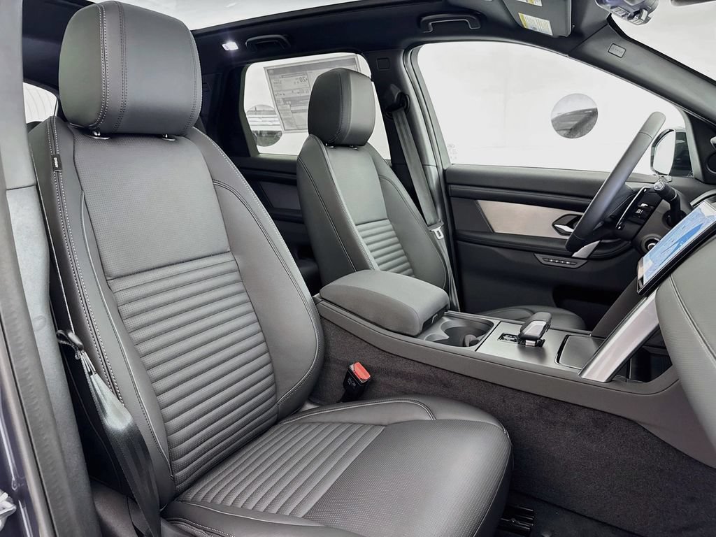 New 2026 Land Rover Discovery Sport Landmark AWD/4WD image 29