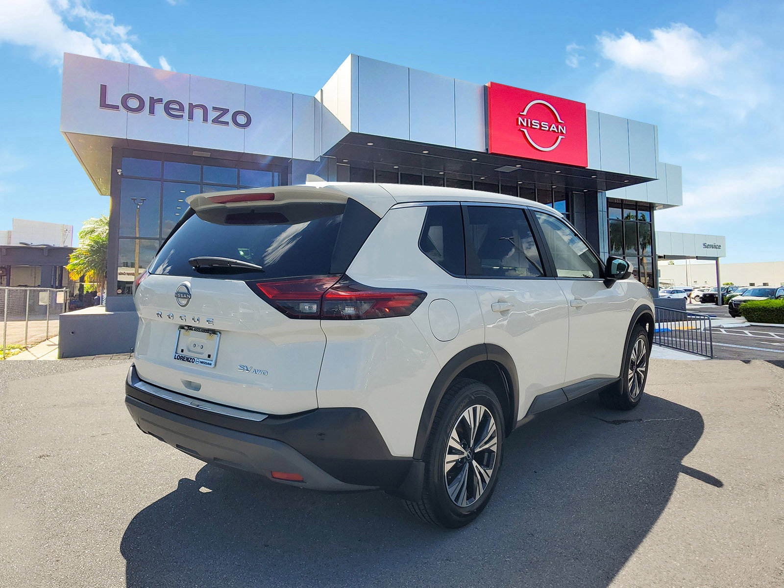 Used 2023 Nissan Rogue SV image 5