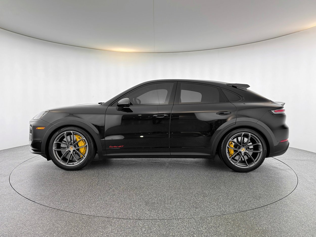 Used 2024 Porsche Cayenne Turbo GT image 2