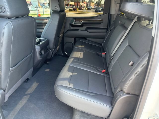 Used 2024 Chevrolet Silverado 1500 LT Trail Boss w/ Convenience Package II AWD/4WD image 24