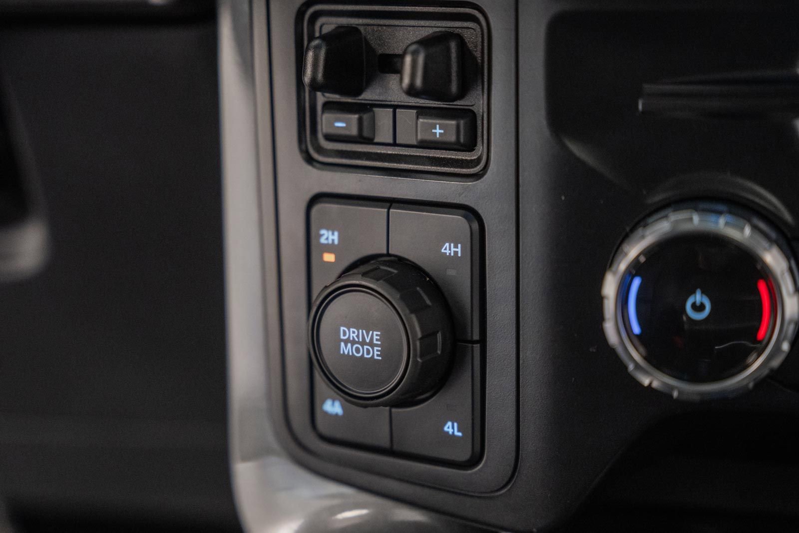 Certified 2023 Ford F150 Lariat w/ Equipment Group 502A High image 31