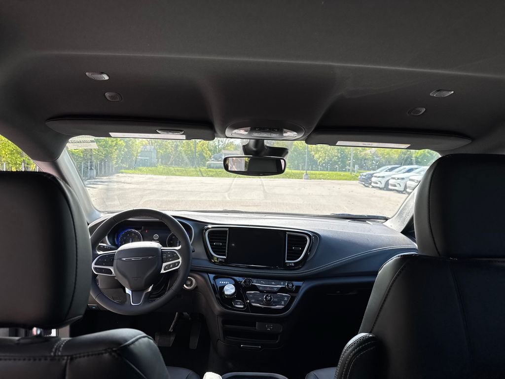 New 2027 Chrysler Pacifica Select AWD/4WD image 23