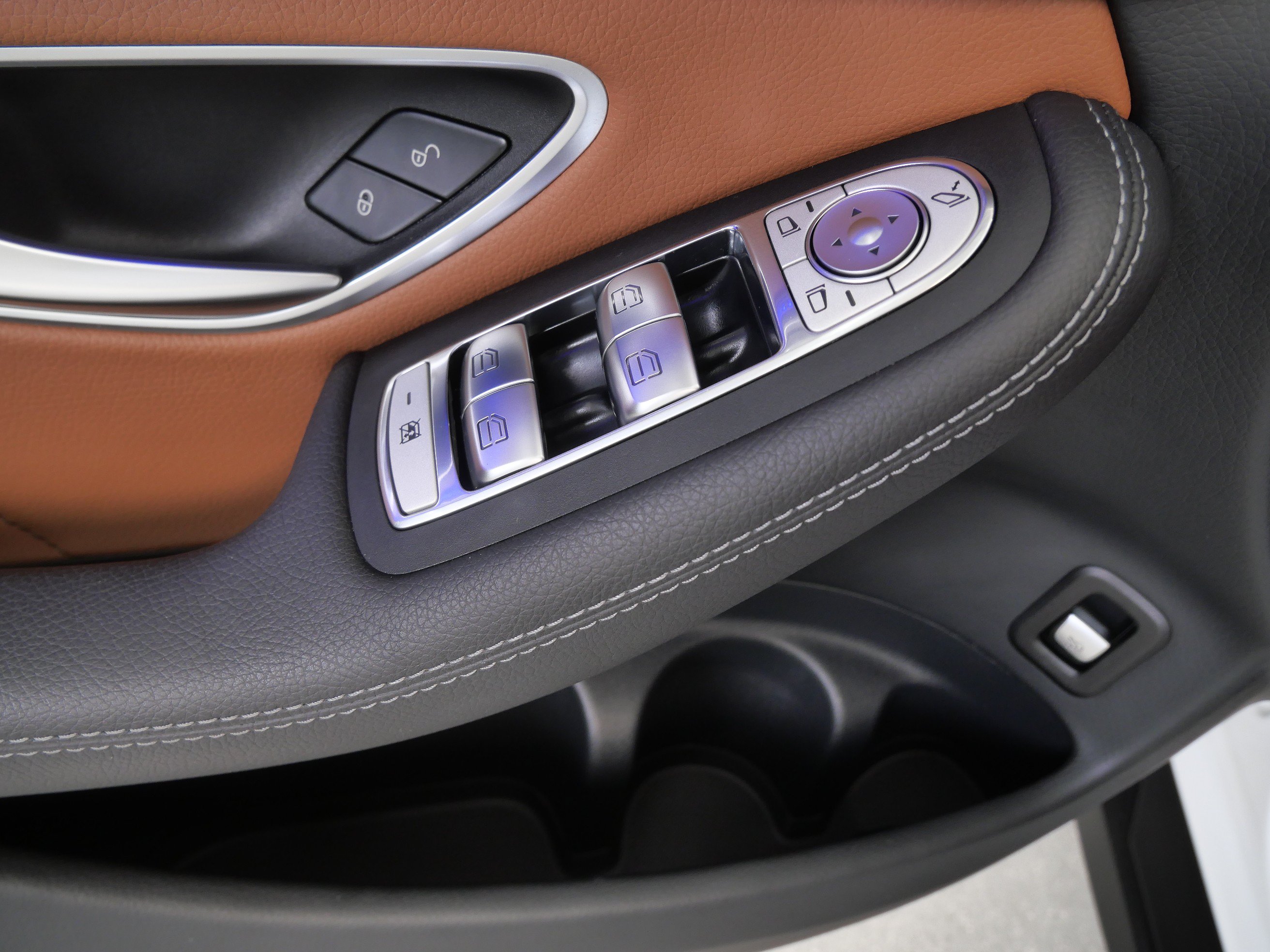 Certified 2023 Mercedes-Benz GLC 300 4MATIC Coupe image 32