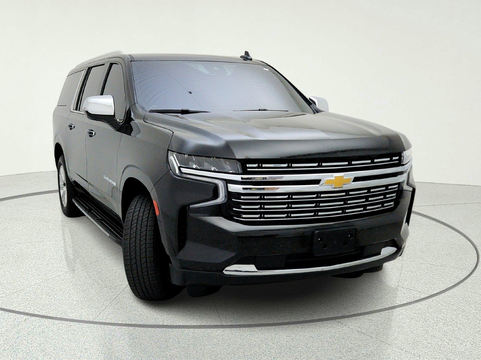 Used 2023 Chevrolet Suburban Premier RWD image 4