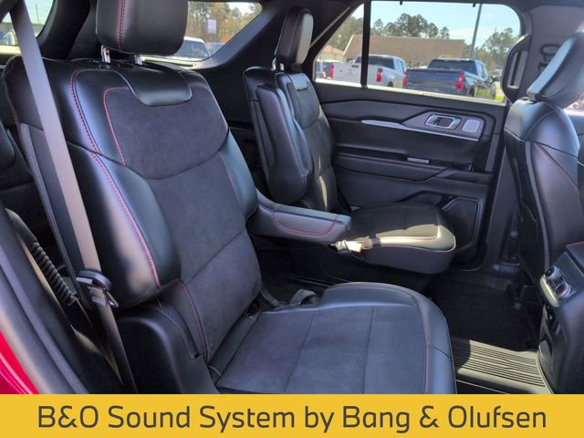 Used 2025 Ford Explorer ST image 29