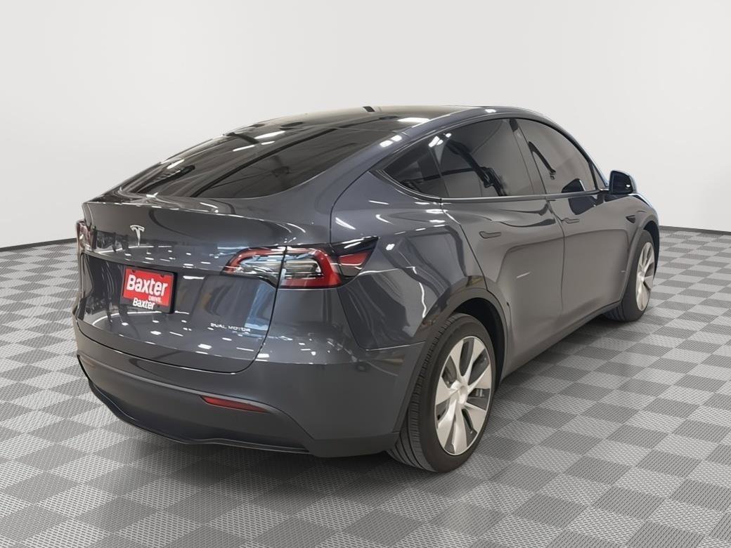Used 2021 Tesla Model Y Long Range image 10