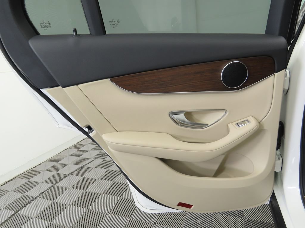 Used 2021 Mercedes-Benz GLC 300 4MATIC image 24