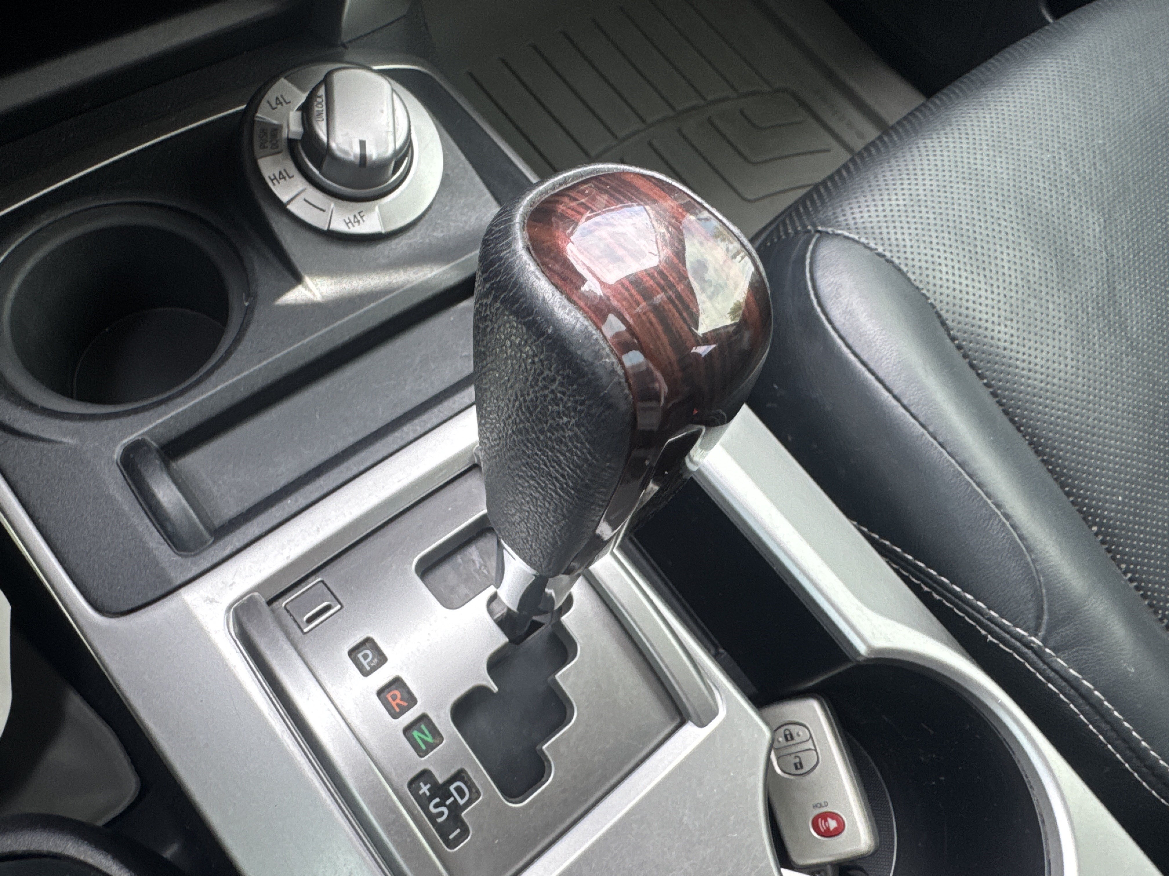 Used 2016 Toyota 4Runner Limited AWD/4WD image 38