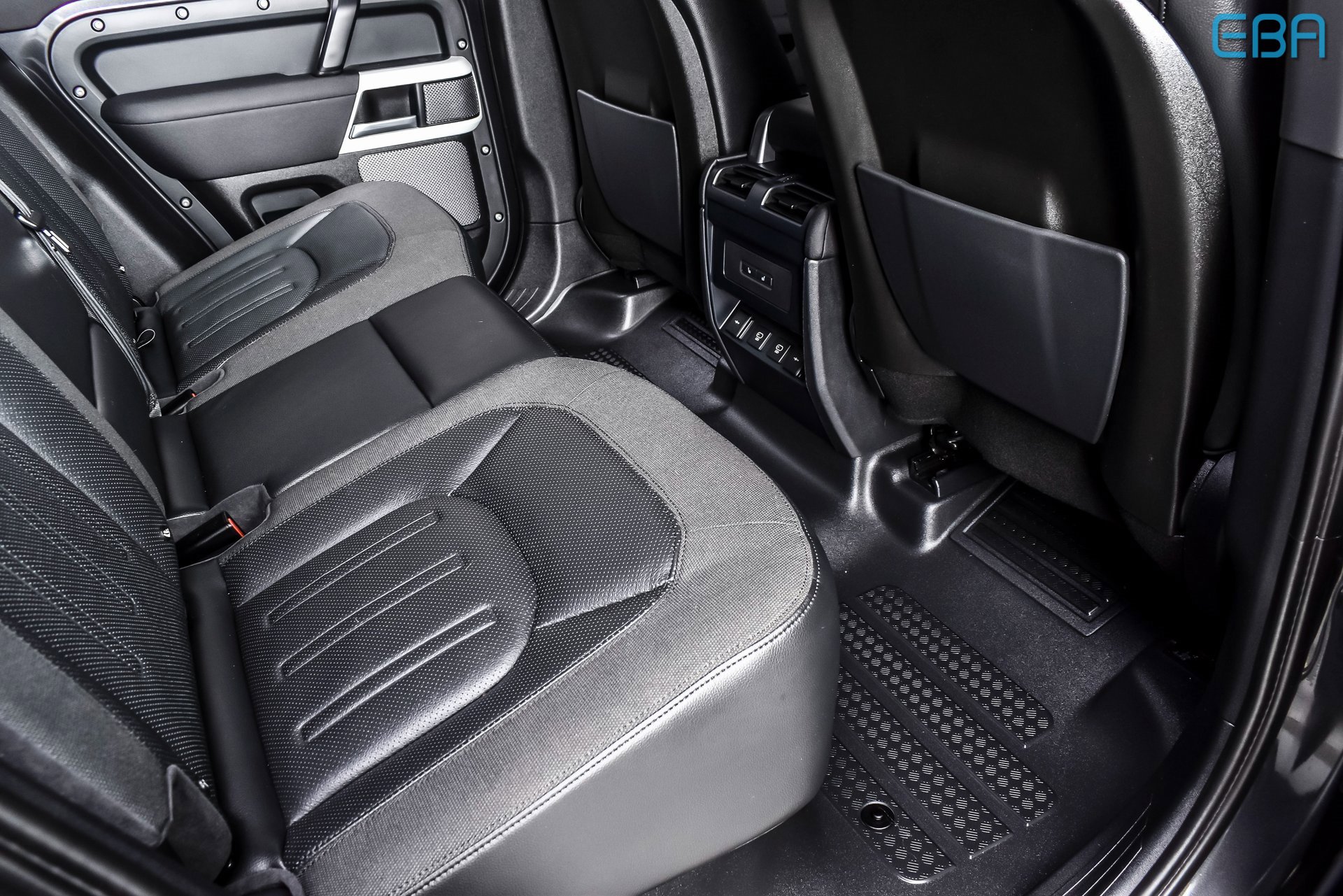 Used 2021 Land Rover Defender 110 SE image 22