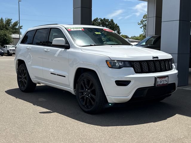 Used 2019 Jeep Grand Cherokee Altitude RWD image 1