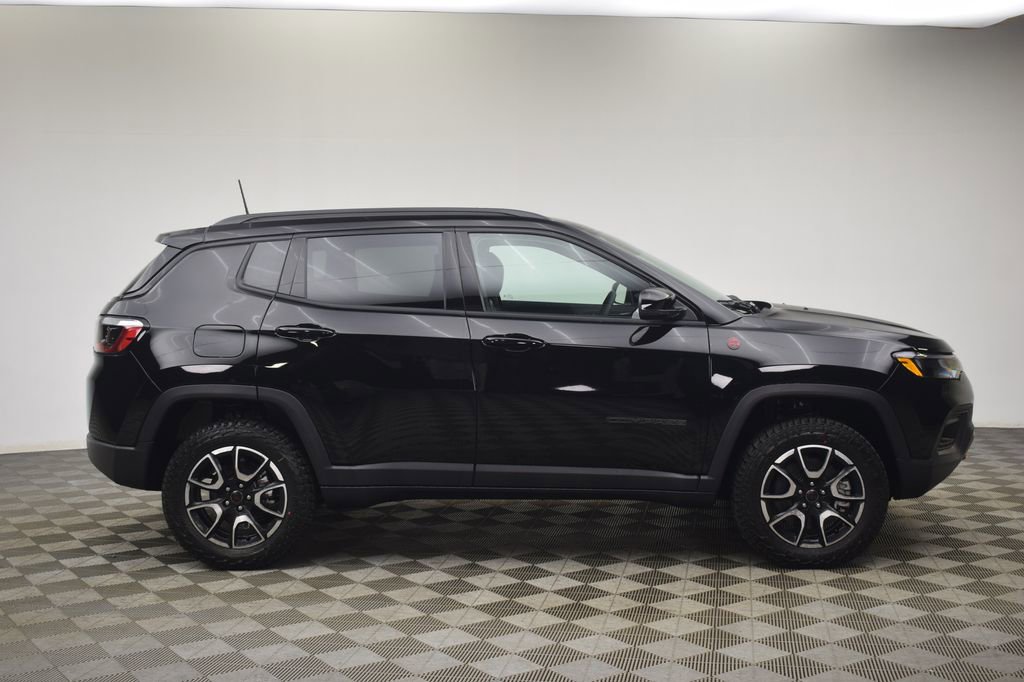 New 2026 Jeep Compass Trailhawk image 3