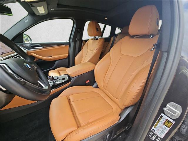 Used 2025 BMW X4 xDrive30i image 16