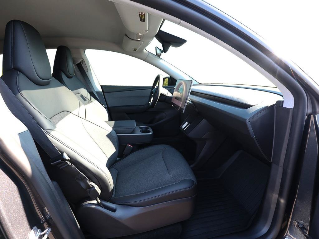 Used 2026 Tesla Model Y Long Range AWD/4WD image 22