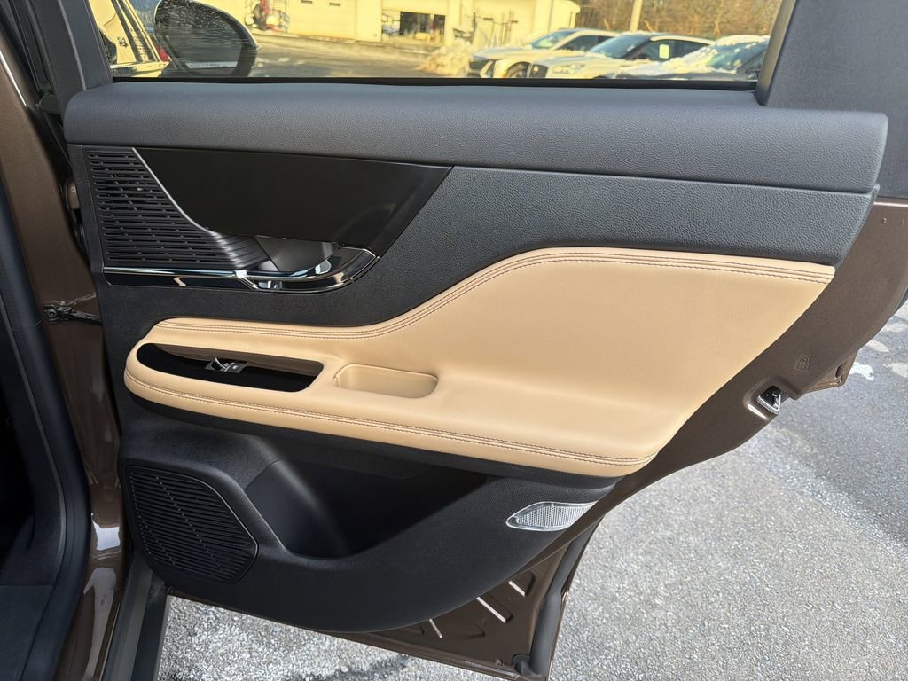 Certified 2022 Lincoln Corsair Grand Touring w/ Elements Technology Bundle image 16