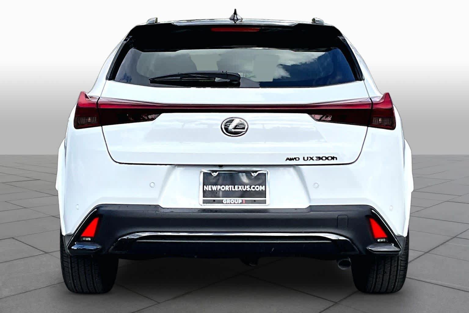 New 2026 Lexus UX 300h AWD w/ Cold Area Package image 4