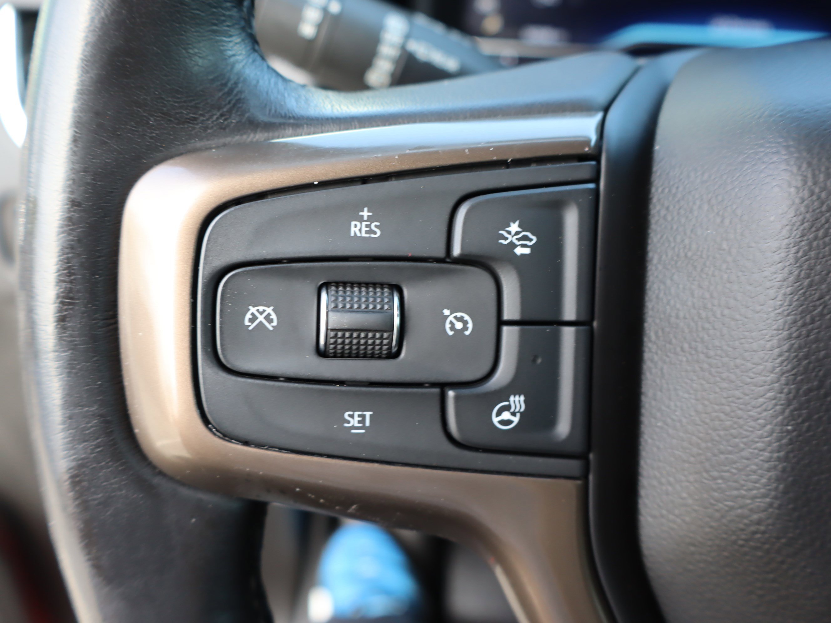 Used 2022 Chevrolet Suburban High Country image 24