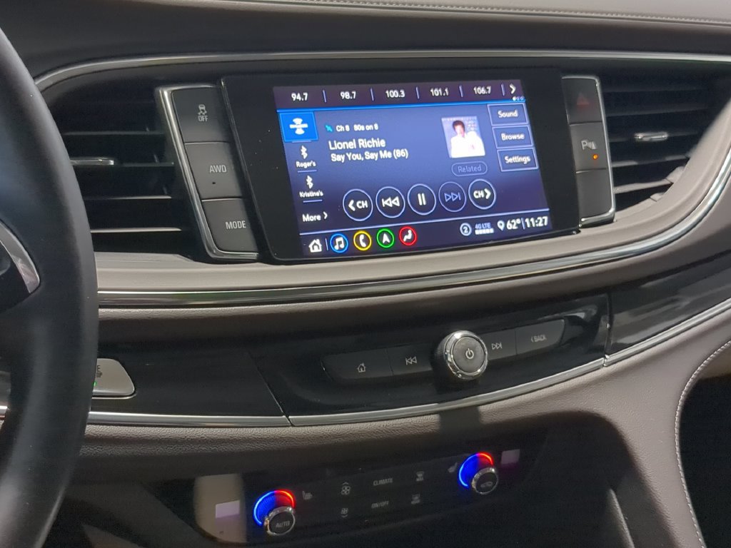 Used 2020 Buick Enclave Essence w/ Sound and Sites Package AWD/4WD image 34