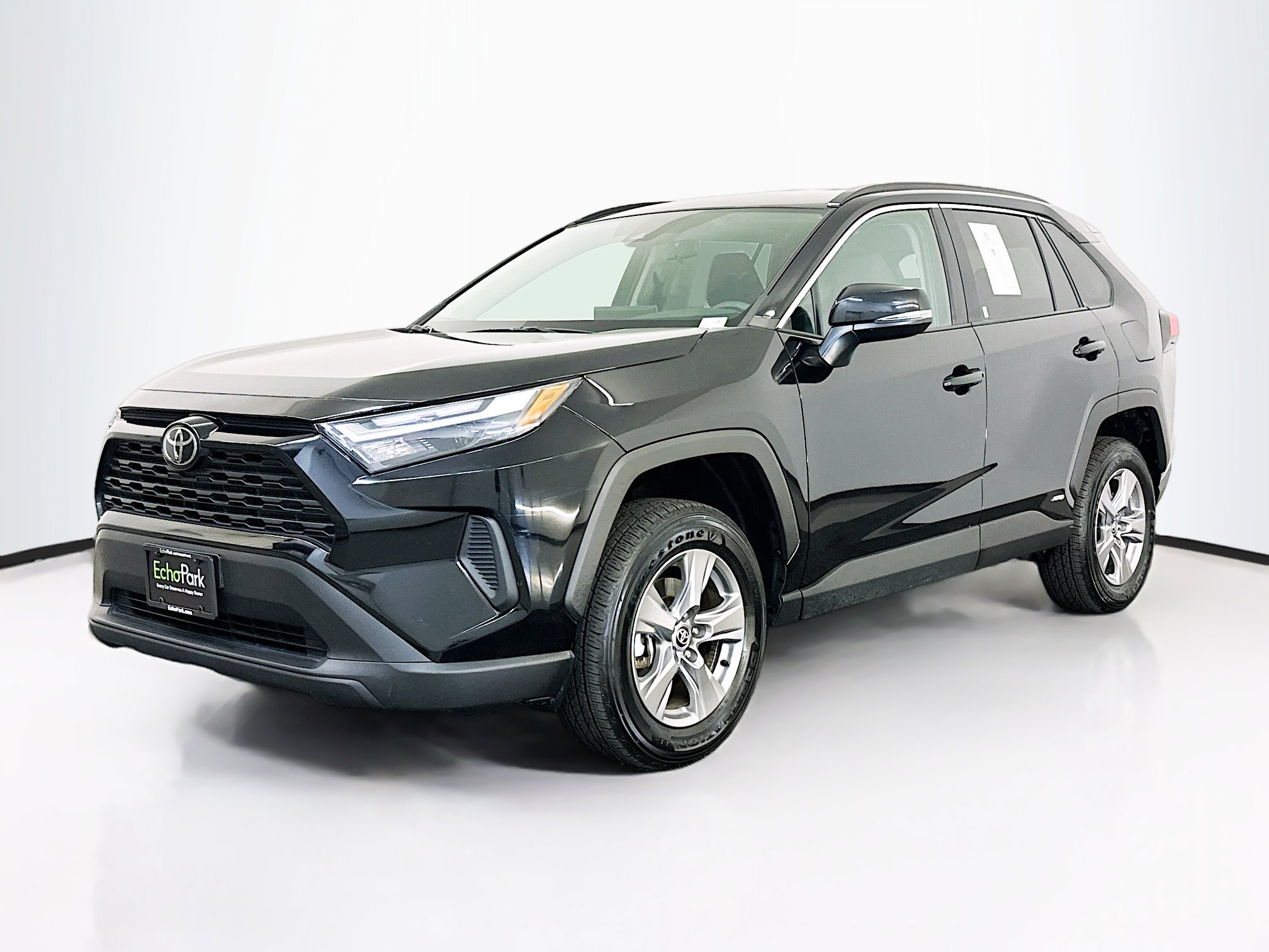 Used 2025 Toyota RAV4 XLE image 3