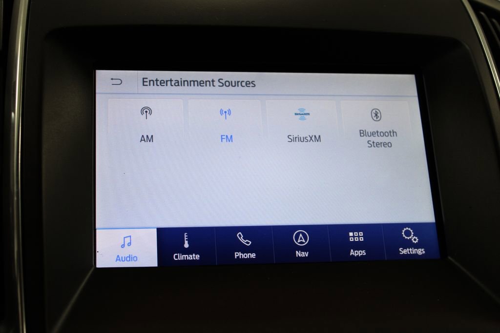 Used 2020 Ford Edge Titanium image 32