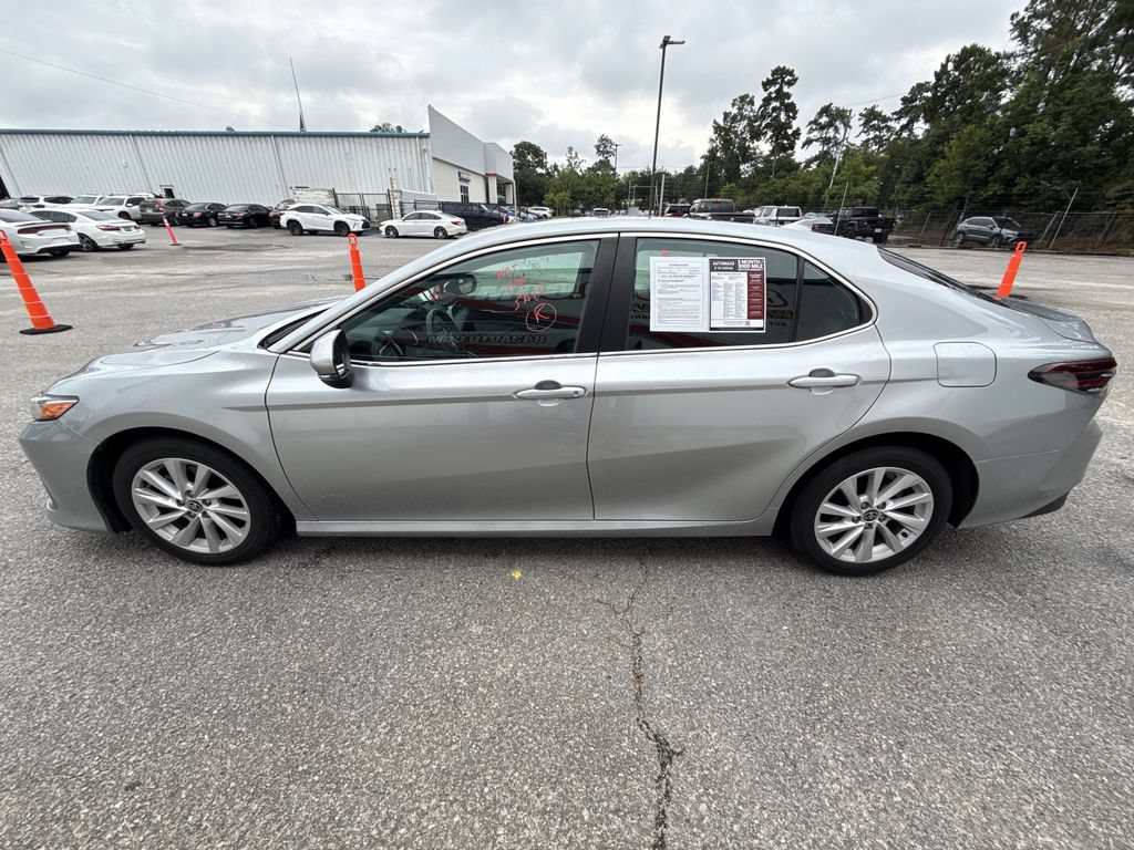 Used 2022 Toyota Camry LE w/ Convenience Package FWD image 5
