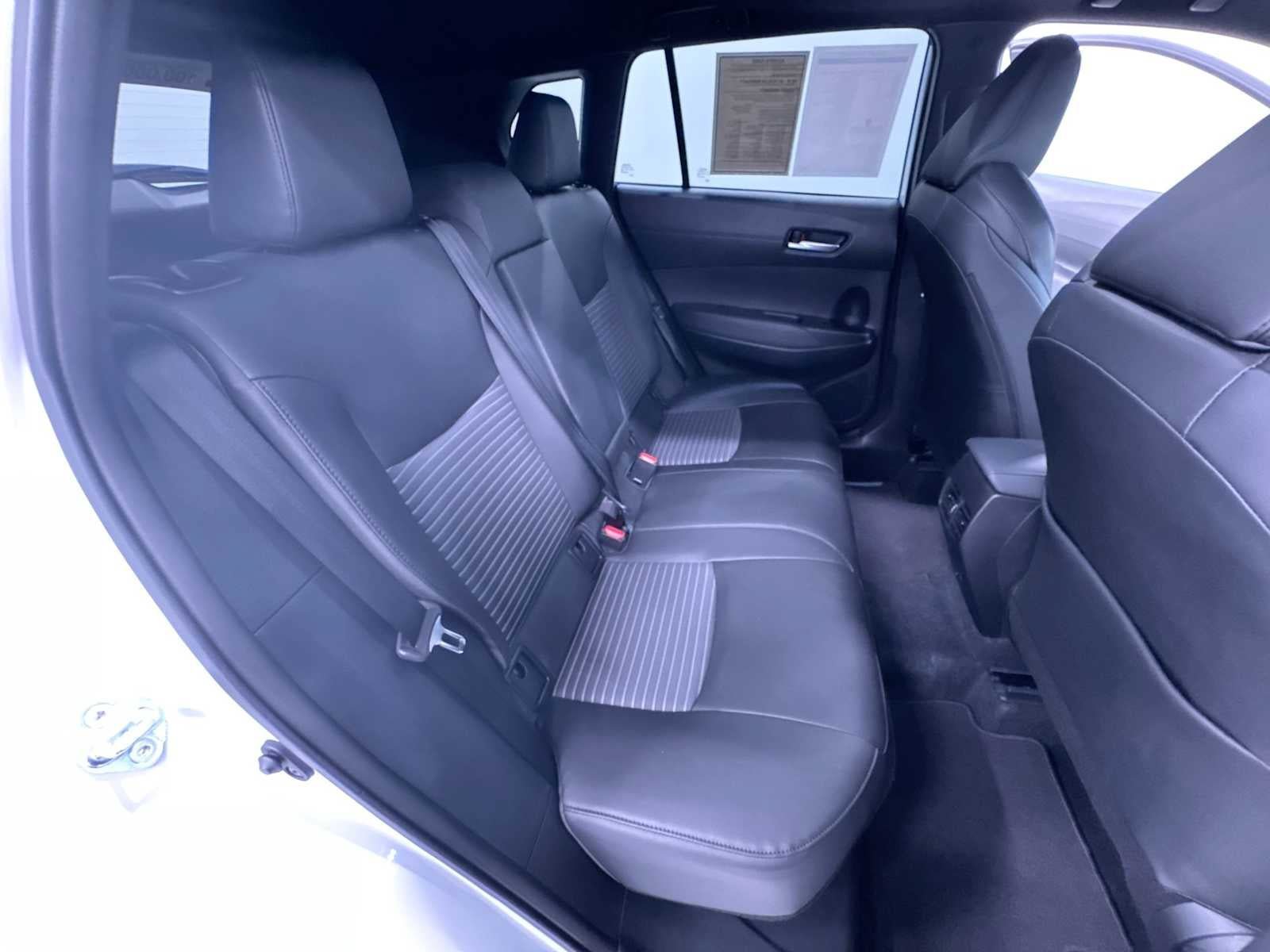 Used 2025 Toyota Corolla Cross AWD Hybrid w/ Convenience Package image 36