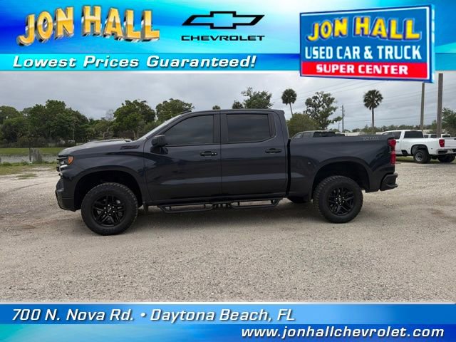 Used 2024 Chevrolet Silverado 1500 LT Trail Boss w/ Dark Appearance Package image 4