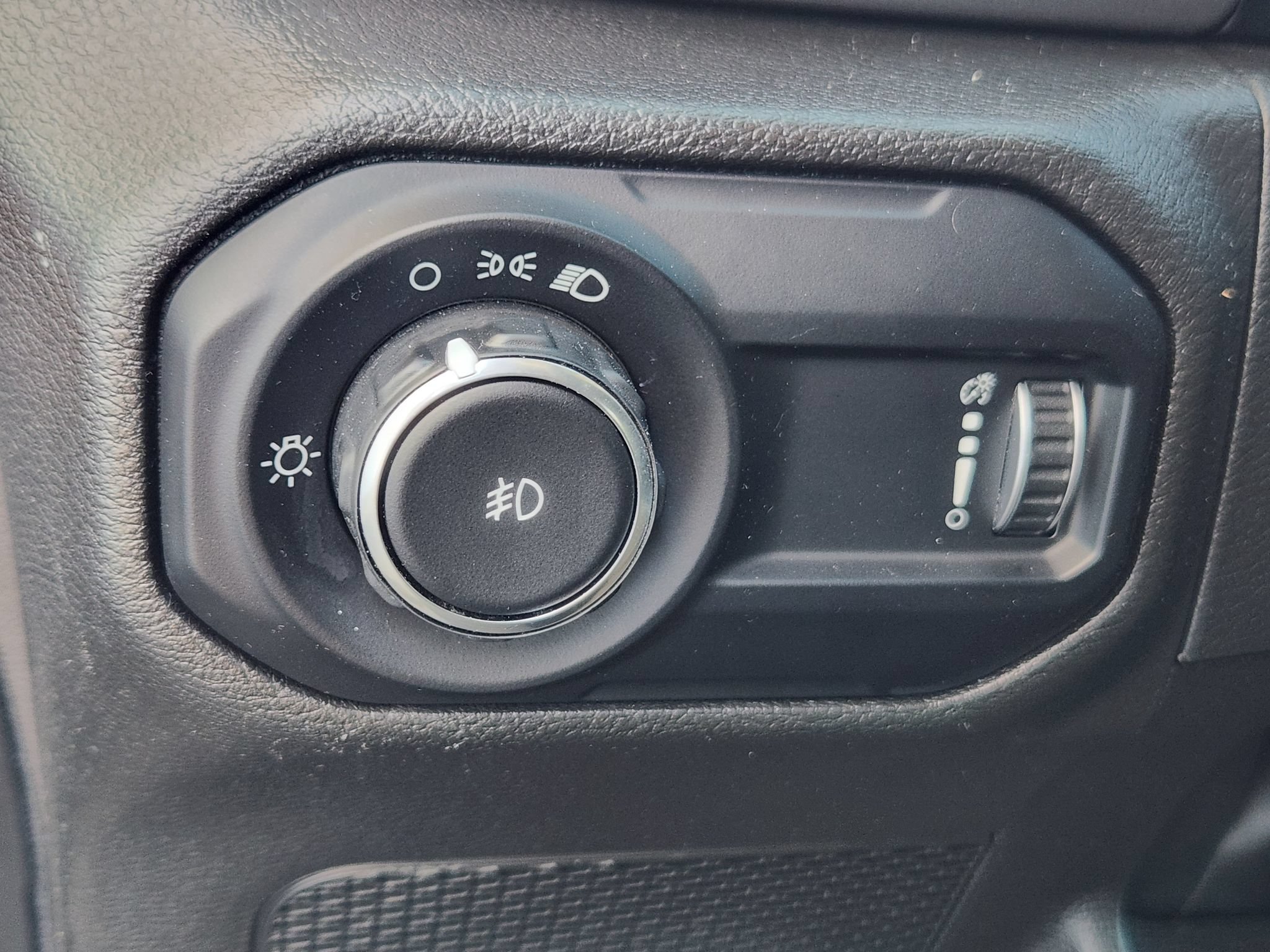 Used 2023 Jeep Wrangler Unlimited Sport AWD/4WD image 21