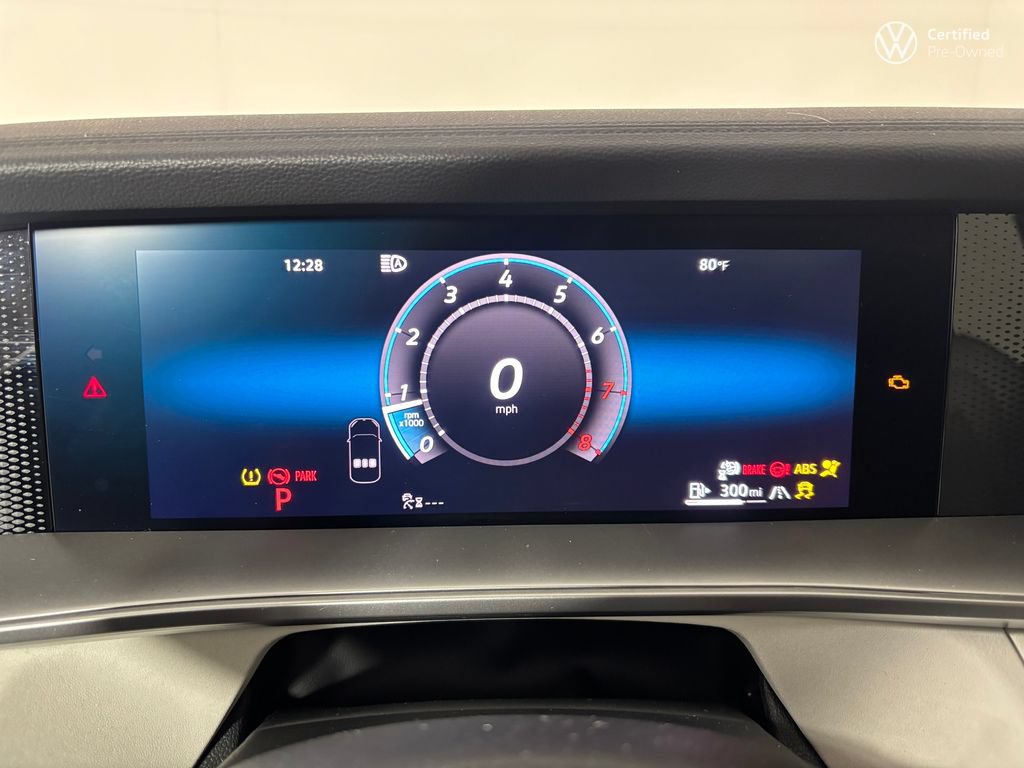 Used 2025 Volkswagen Tiguan SE AWD/4WD image 19