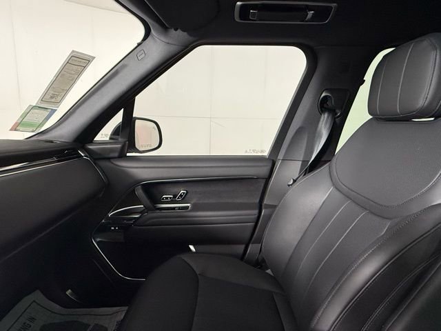 New 2025 Land Rover Range Rover SE image 19