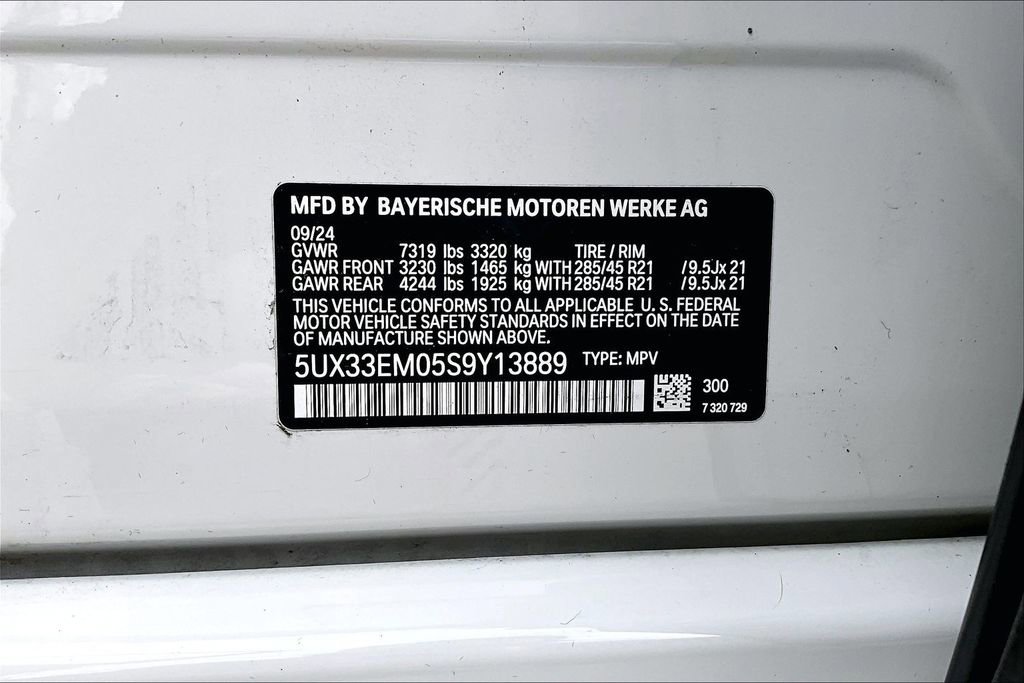 Used 2025 BMW X7 M60i w/ Climate Comfort Package image 36