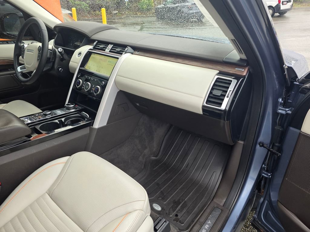 Used 2018 Land Rover Discovery HSE Luxury image 12