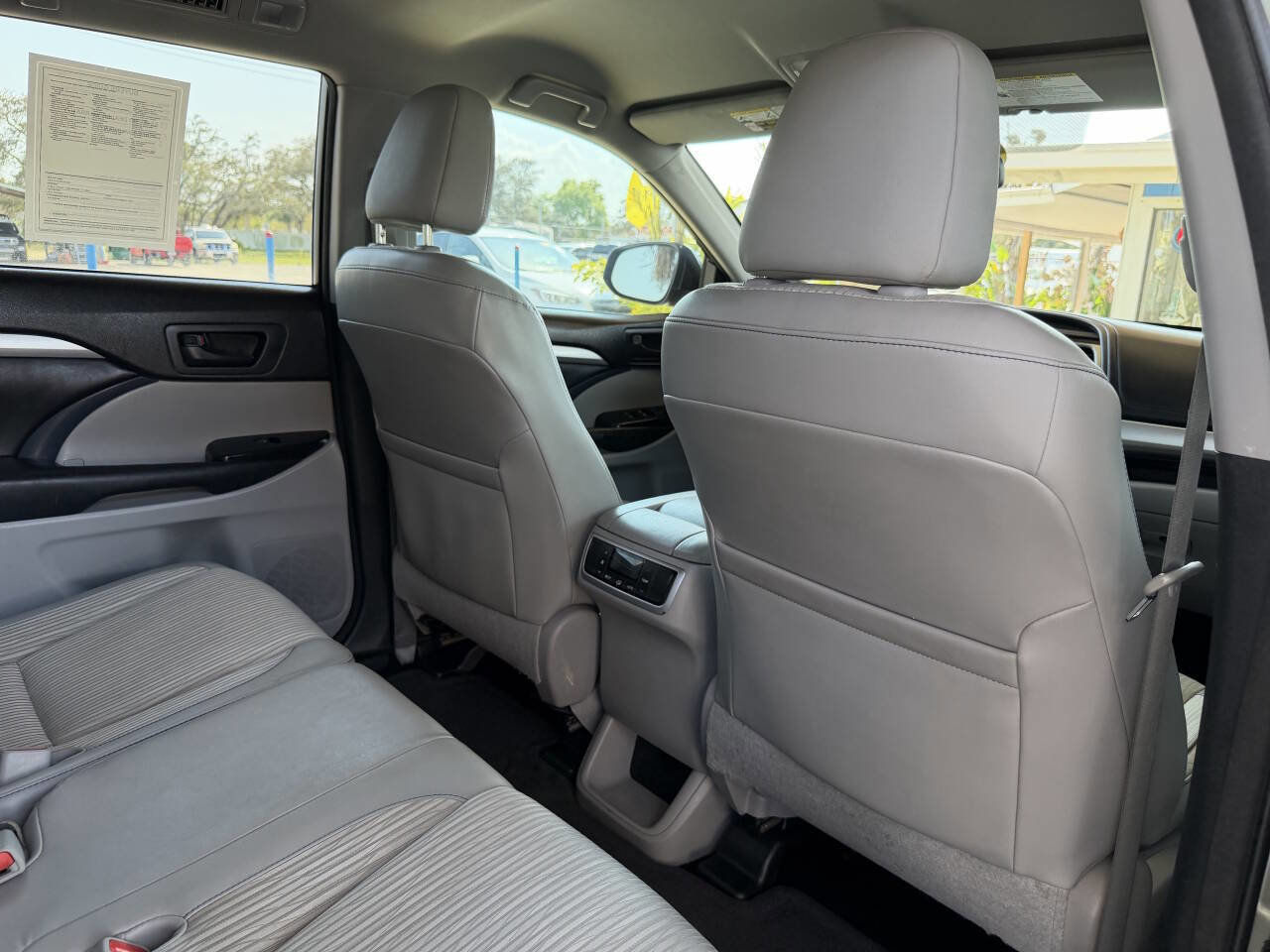 Used 2015 Toyota Highlander Plus image 24