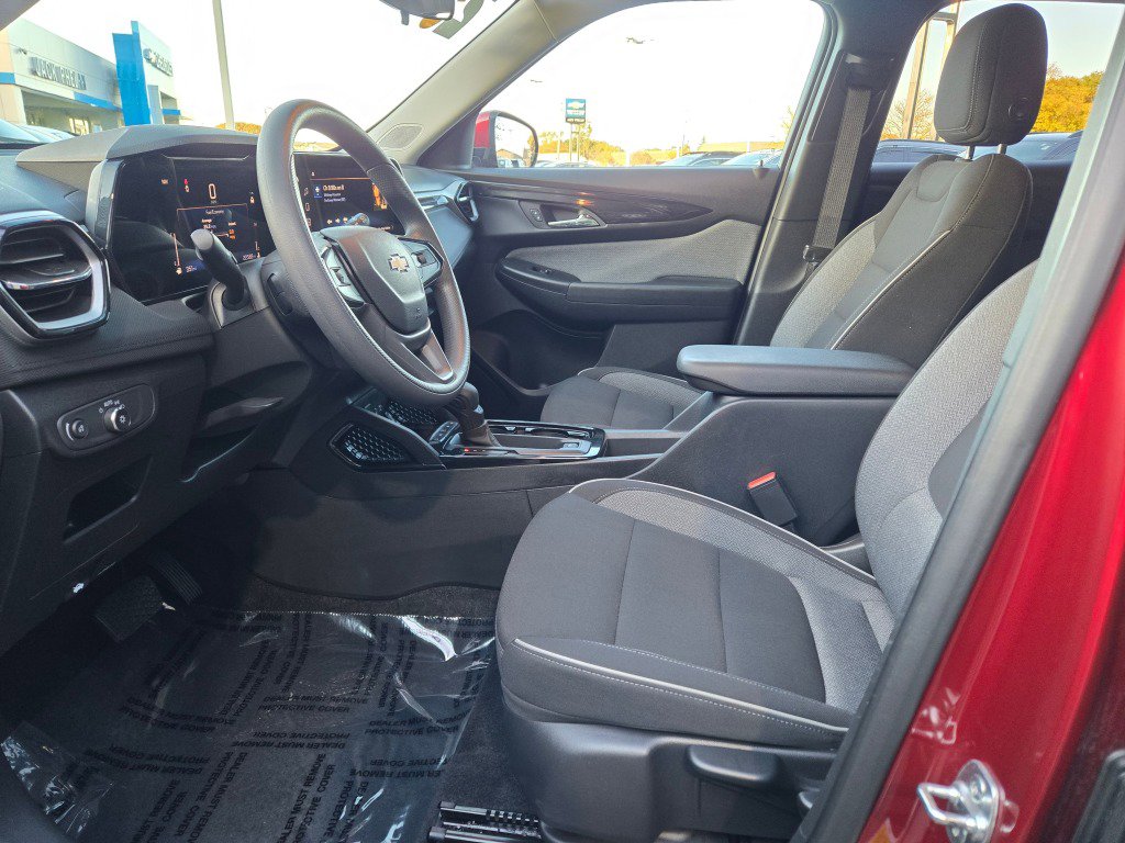Used 2025 Chevrolet TrailBlazer LT FWD image 19