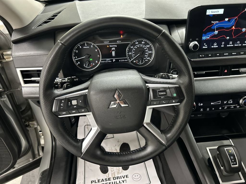 Used 2023 Mitsubishi Outlander SE AWD/4WD image 4