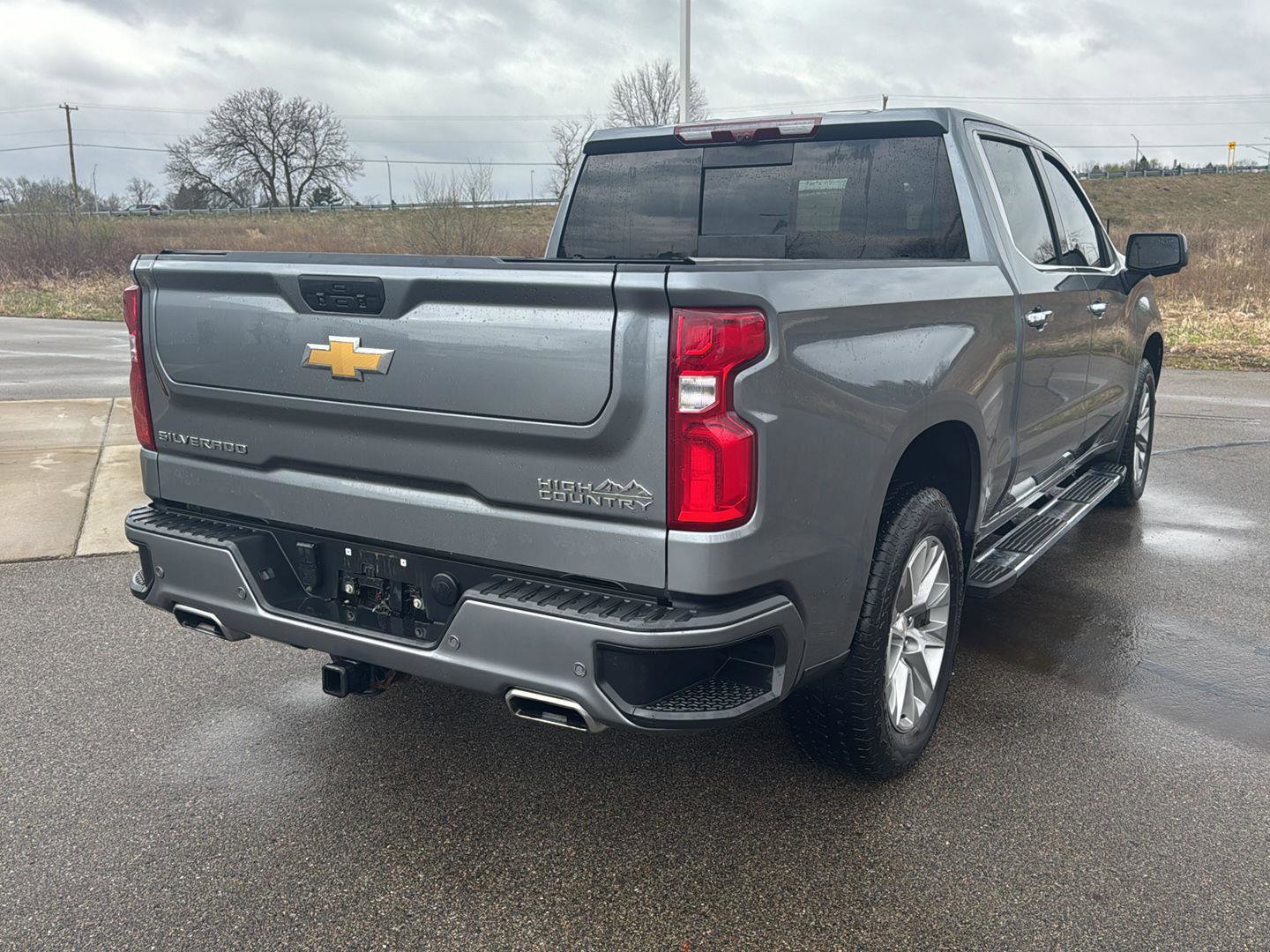 Used 2022 Chevrolet Silverado 1500 High Country w/ Technology Package image 6