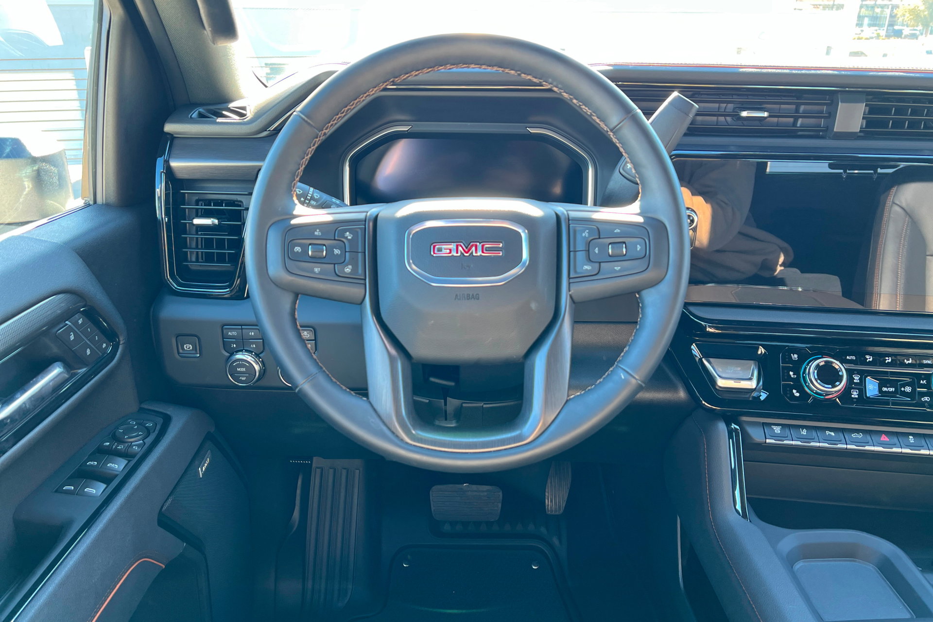 Certified 2025 GMC Sierra 2500 AT4 image 13