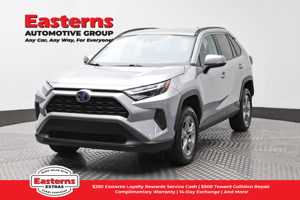 Used 2024 Toyota RAV4 XLE AWD/4WD image 1